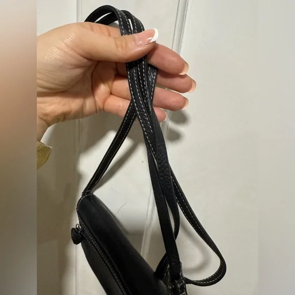 Brighton Crossbody Wallet in Black Leather - Picture 7 of 15